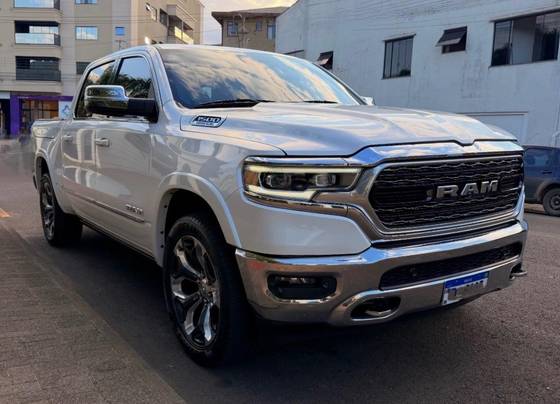 RAM 1500 5.7 V8 GASOLINA LIMITED CD 4X4 AUTOMÁTICO RAM 1500 5.7 V8 GASOLINA LIMITED CD 4X4 AUTOMÁTICO